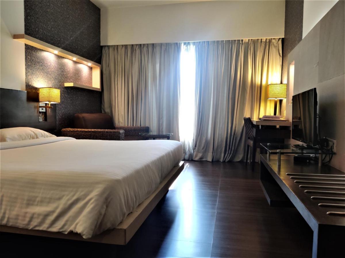 Hotel Satkar Residency Thane Eksteriør bilde