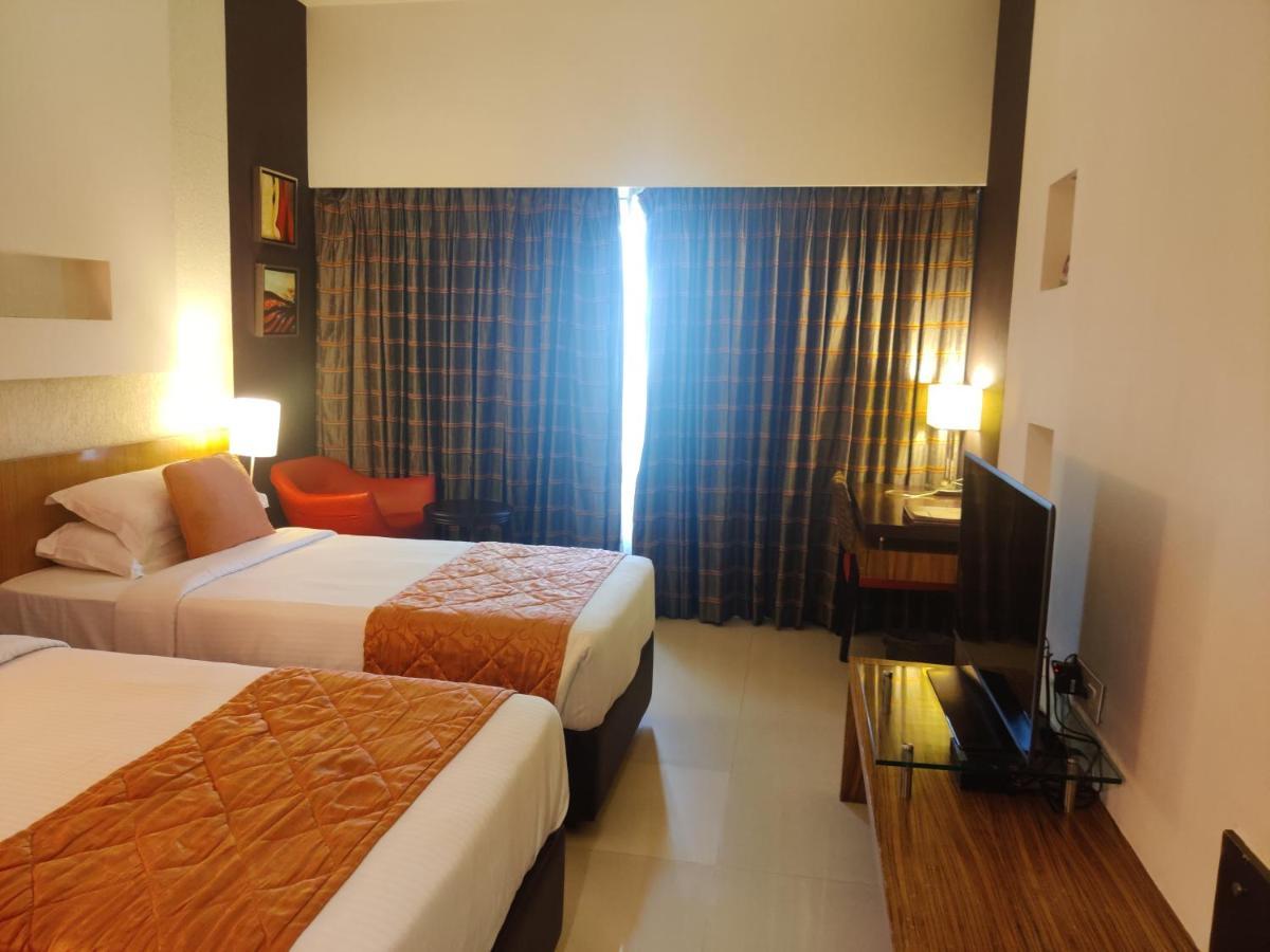Hotel Satkar Residency Thane Eksteriør bilde