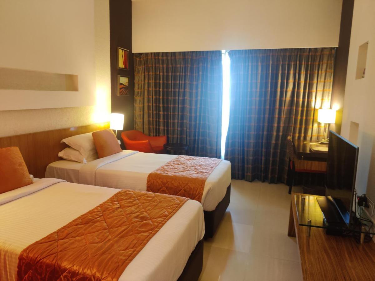 Hotel Satkar Residency Thane Eksteriør bilde