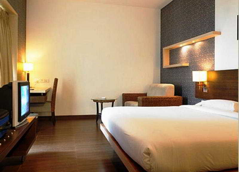 Hotel Satkar Residency Thane Eksteriør bilde